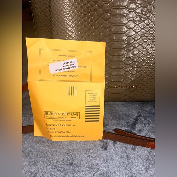 Dooney & Bourke - Picture 4 of 12